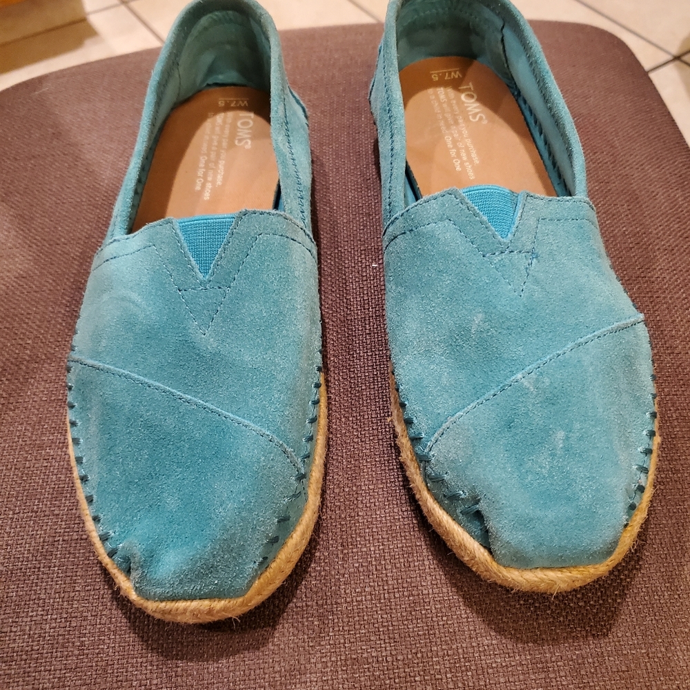 Teal suede Tom's. Size 7.5